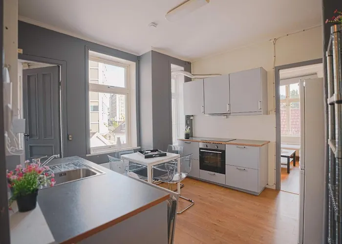 3Ng47 - Cheap Central 4Br Apartment